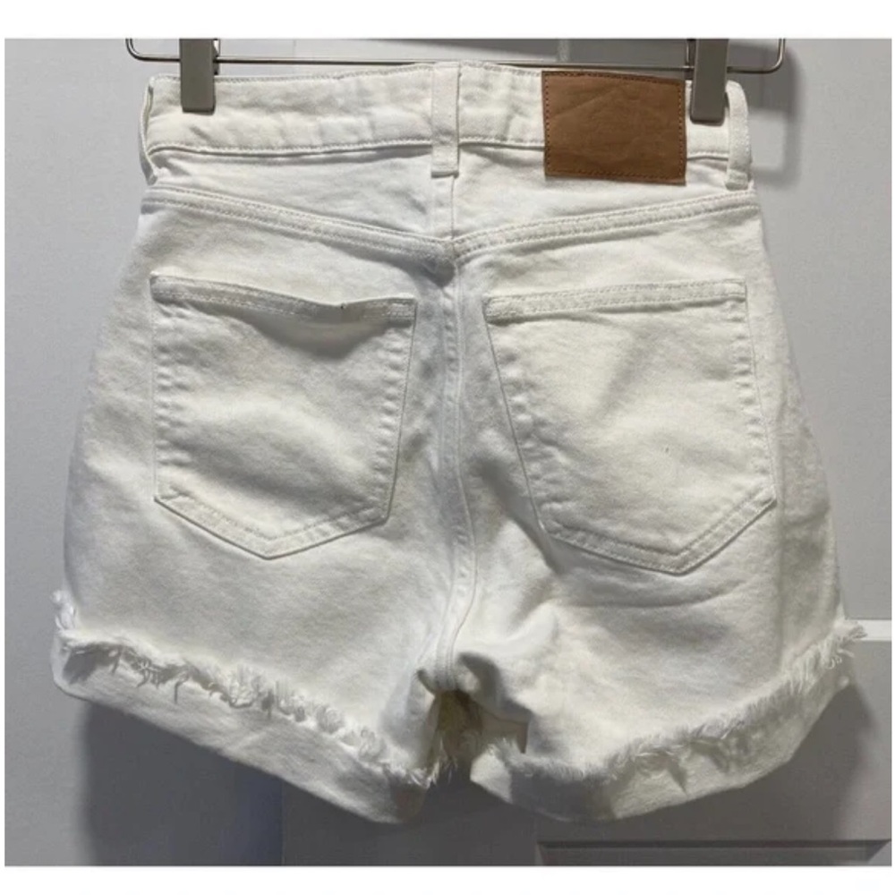 H&M High Rise White Denim Frayed Hem Shorts Size 2 - Picture 4 of 6